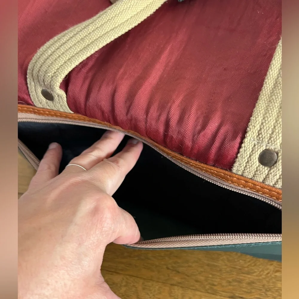 RAVE Multi-Color Camera  Bag - Picture 5 of 10